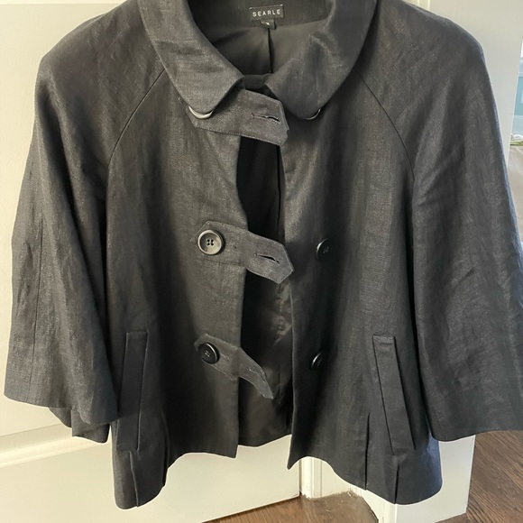 Linen caplet style jacket with front button details. - Picture 3 of 6